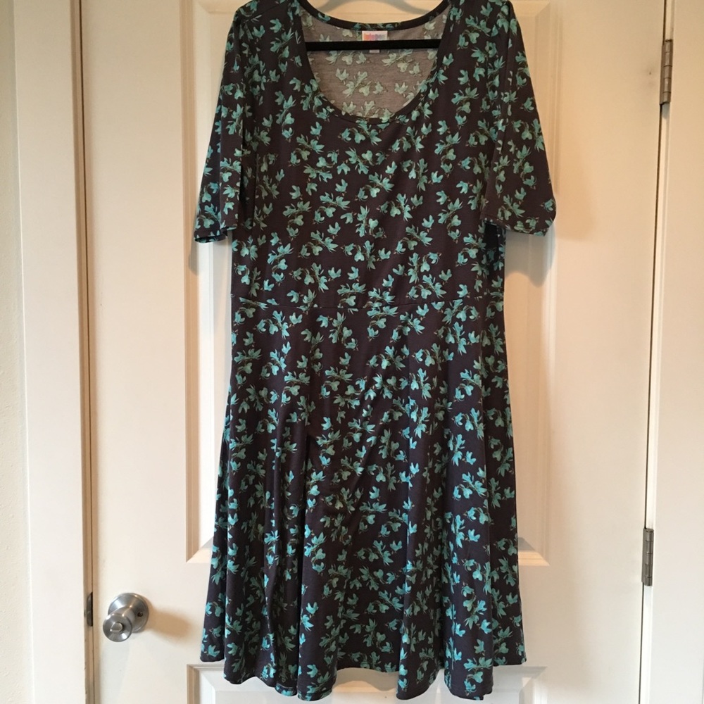 Dark grey and blue floral 3X Nicole